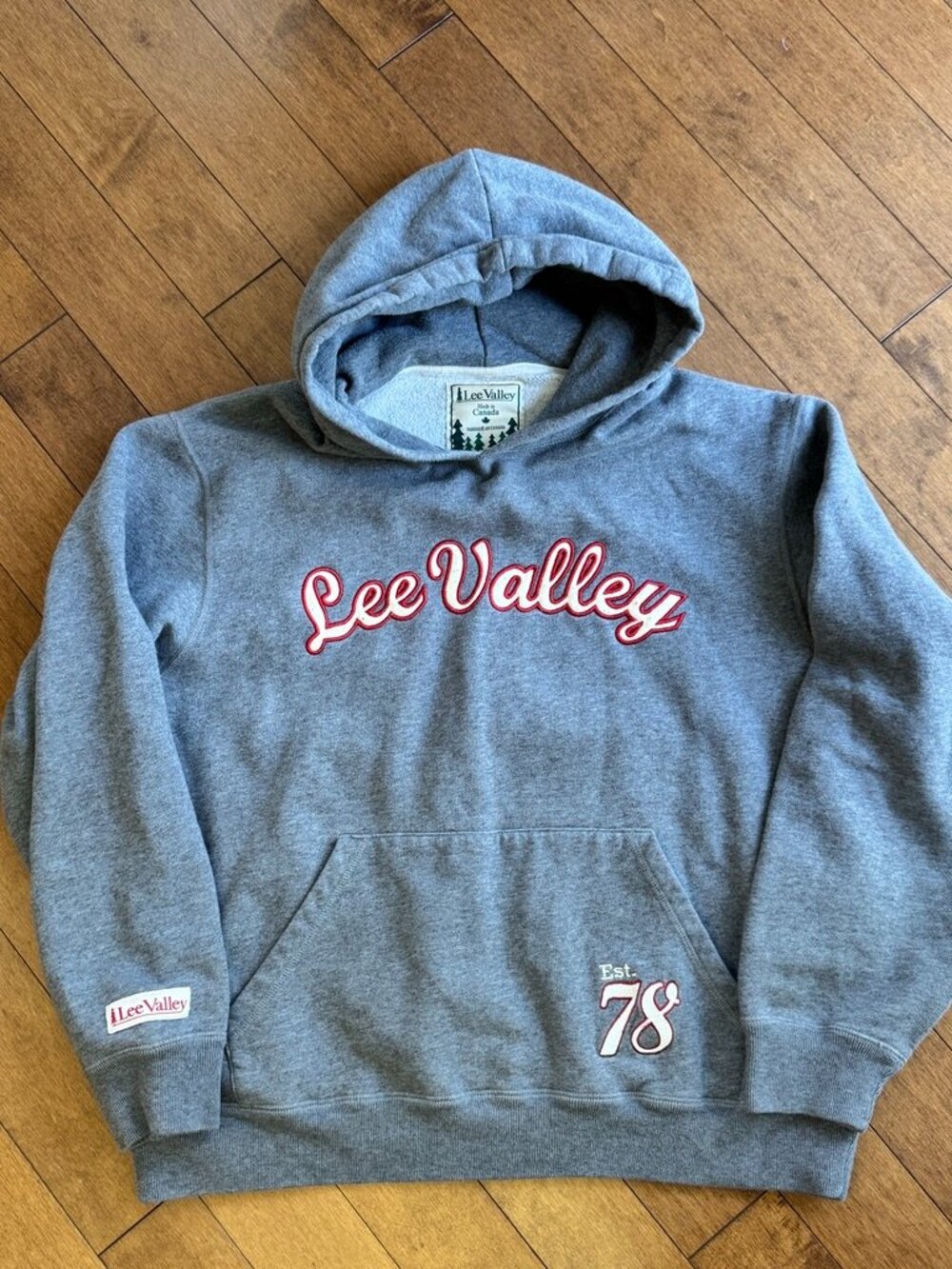 Lee Valley Made in Canada Embroidered Hoodie Large